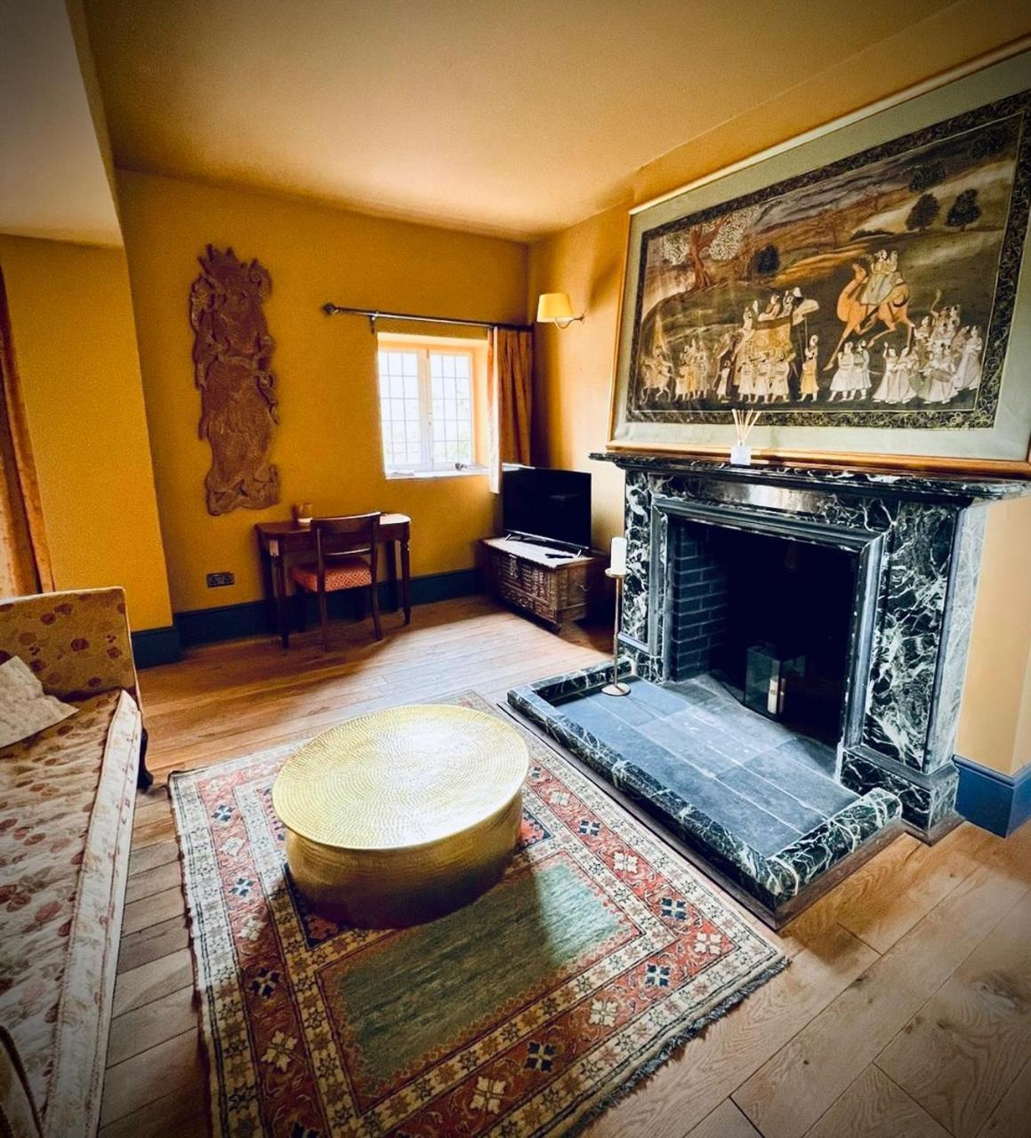 וולשפול Llanerchydol Hall Suites מראה חיצוני תמונה