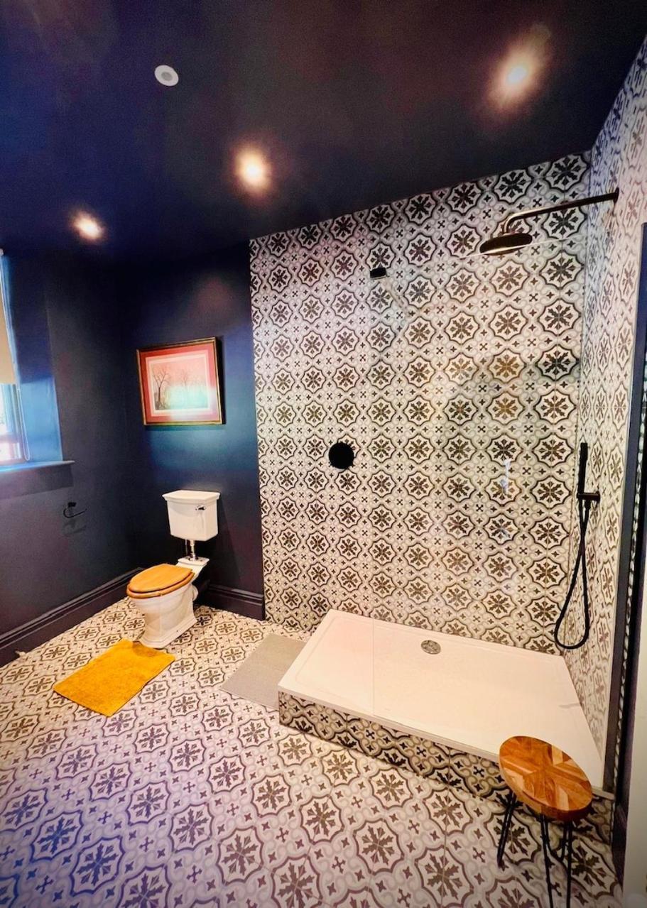 וולשפול Llanerchydol Hall Suites מראה חיצוני תמונה